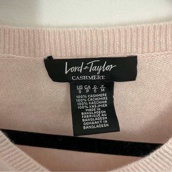 Lord & Taylor Light Pink Cashmere V-neck Sweater - Picture 6 of 6